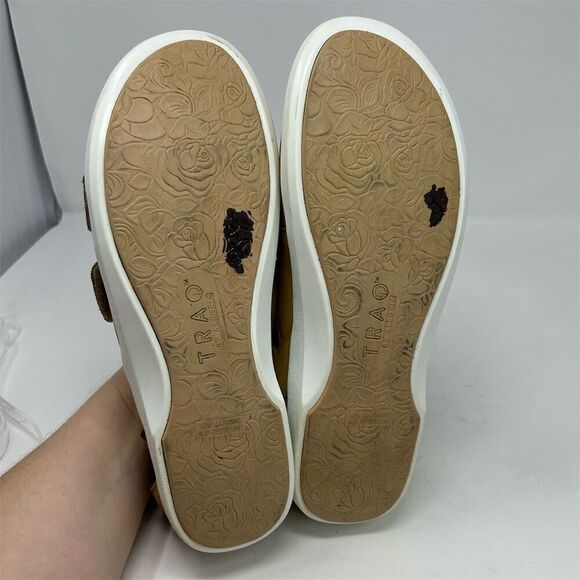 TRAQ by Alegria Dark Yellow Leather Closed Toe Sandals Size 42 (US 11.5-12) - Picture 10 of 14